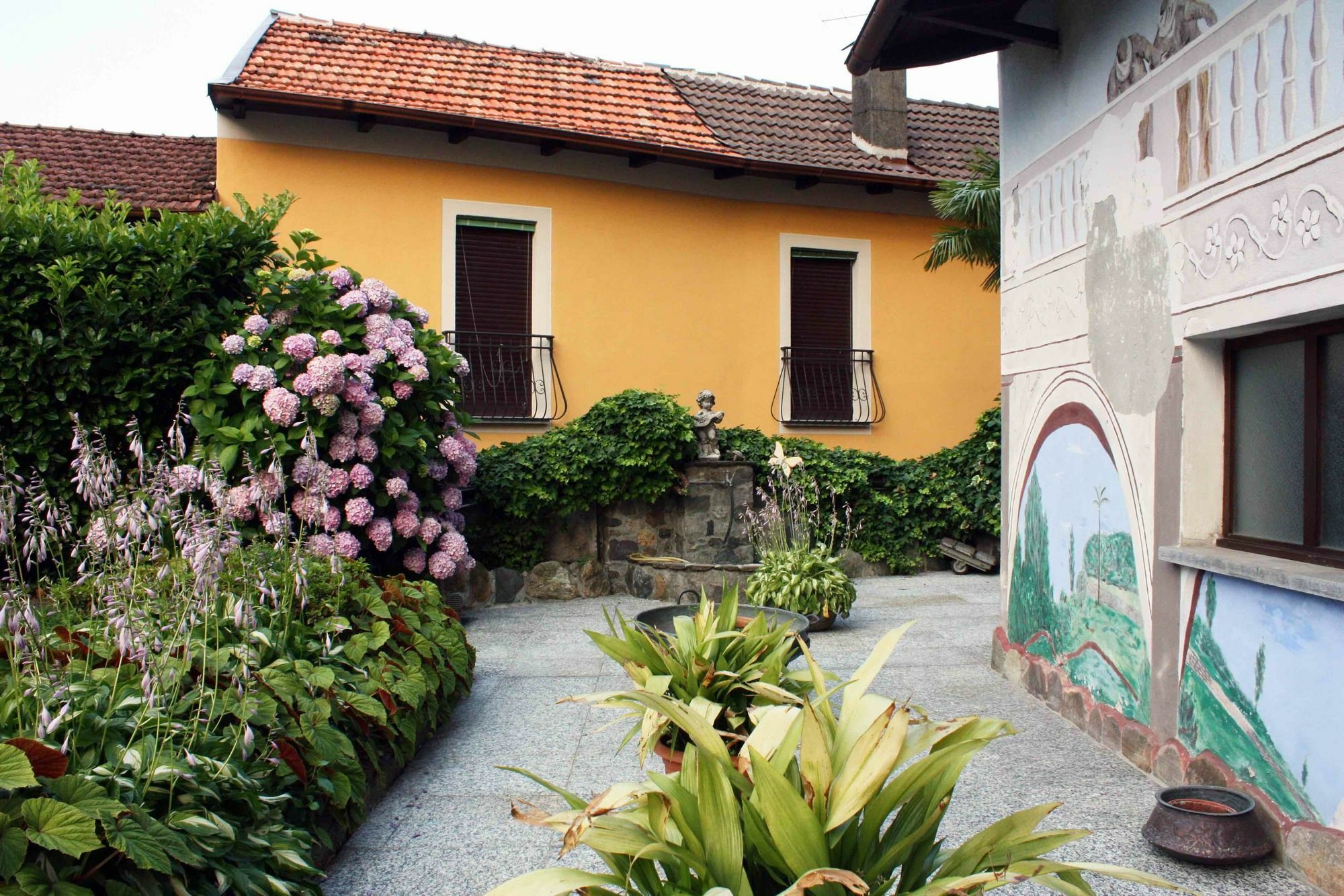 Casa Muffin Apartment Cannobio Exterior photo